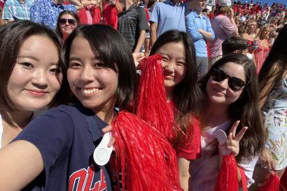 ミシシッピ大学のVaught Hemingway Stadiumで友人たちと