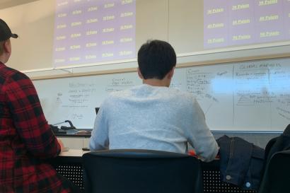 ミネソタ大学での経済の授業中の写真