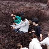 アイルランドのCausey FarmでBog Jumping体験