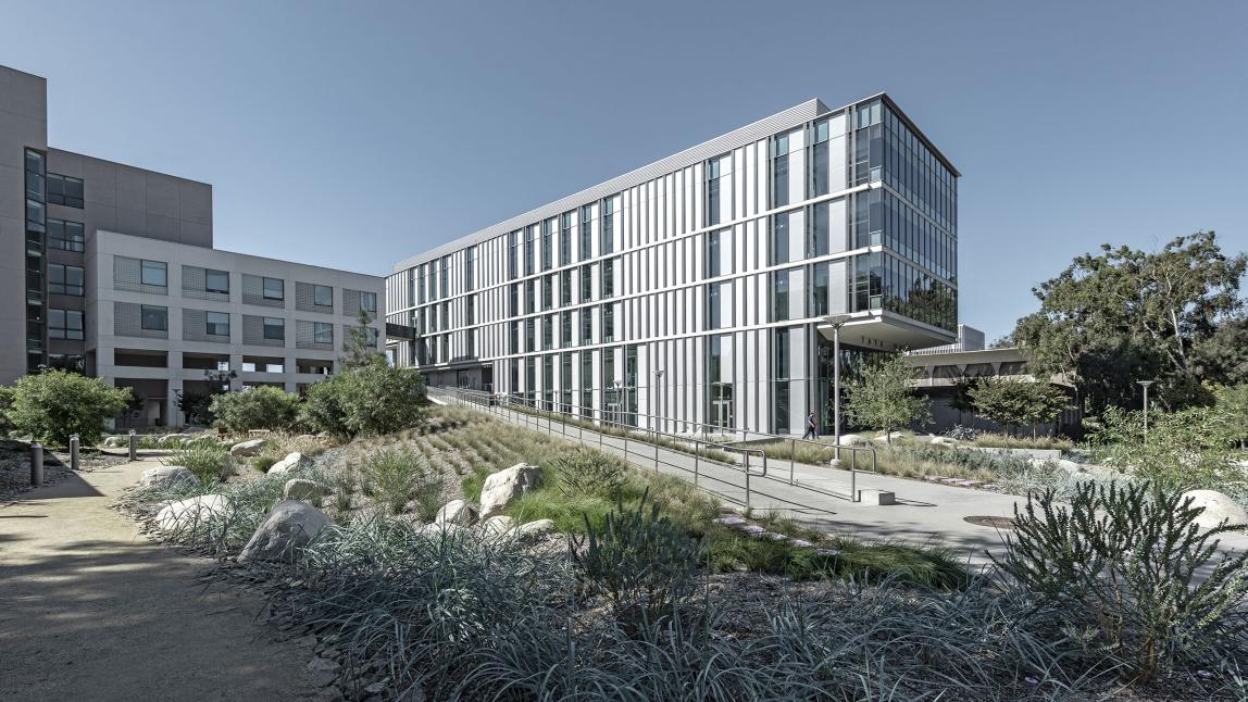 カリフォルニア大学サンディエゴ校_F01