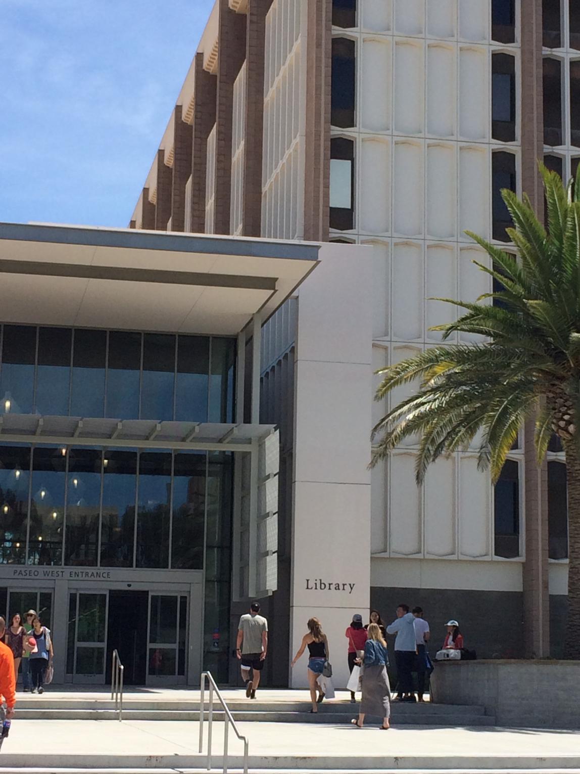 カリフォルニア大学サンタバーバラ校_C02