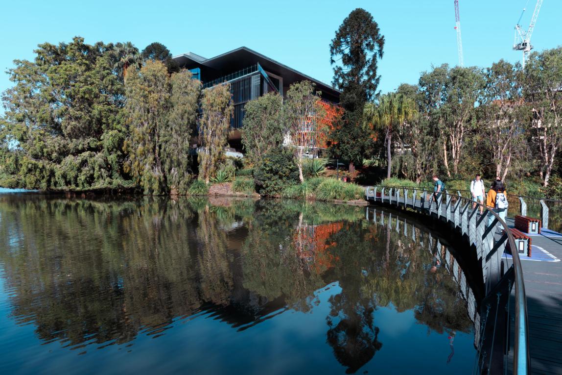 クイーンズランド大学_C02