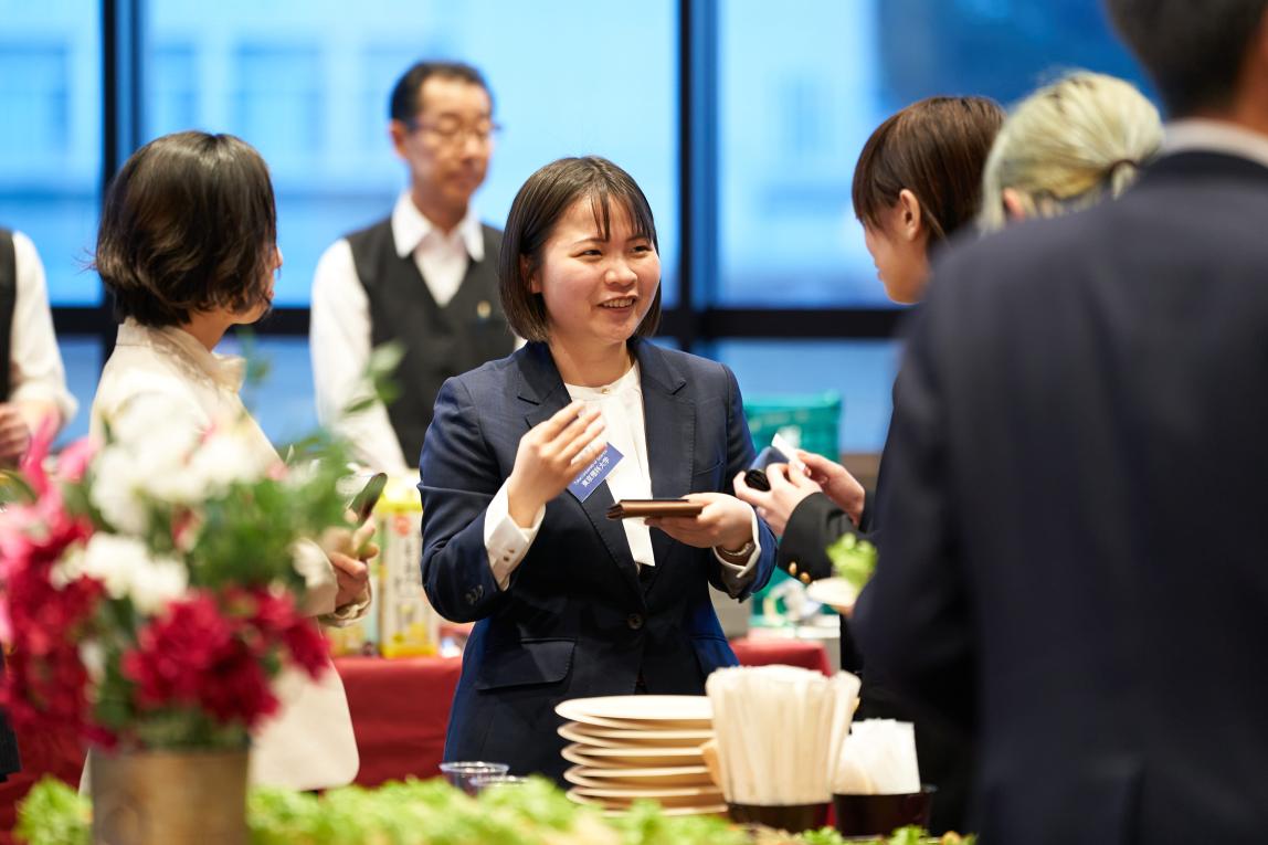 談笑する参加者