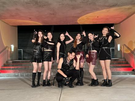 大会優勝をきめたダンスチームのみんなで