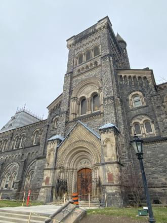 トロント大学の建物