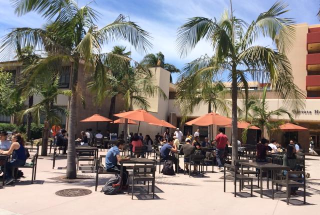 カリフォルニア大学サンタバーバラ校_C05