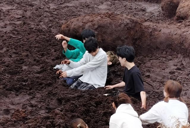 アイルランドのCausey FarmでBog Jumping体験
