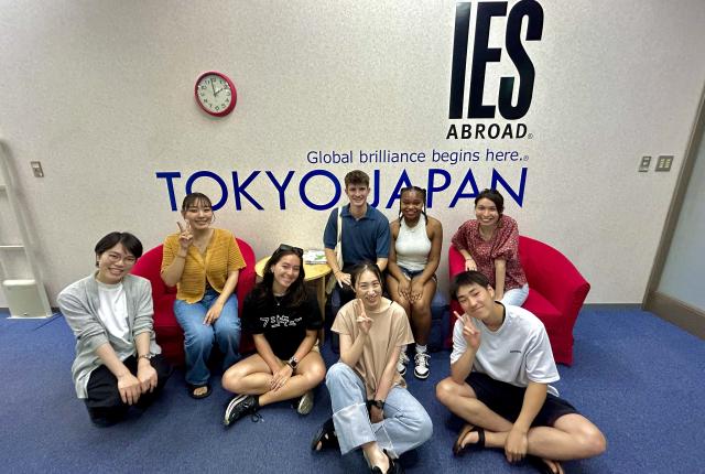 Students at IES Abroad Tokyo Center Sign