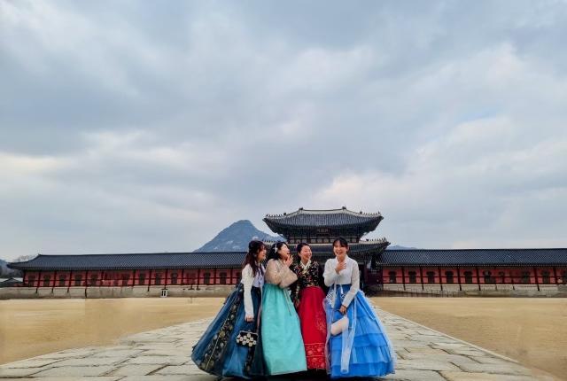 Saiko Hirano from SAF Japan on SAF Korea Trip with Jihye