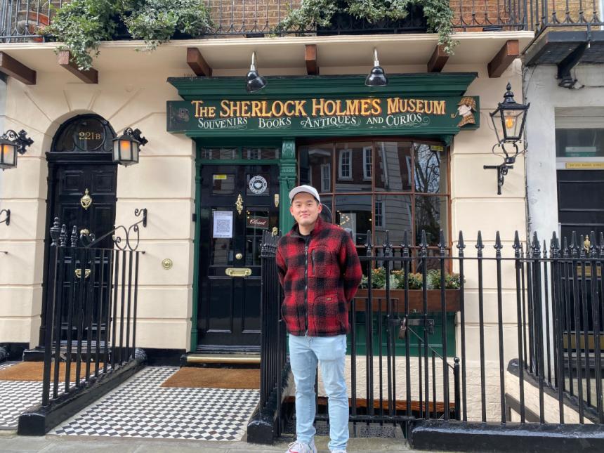 シャーロック・ホームズ記念館前で撮影した写真