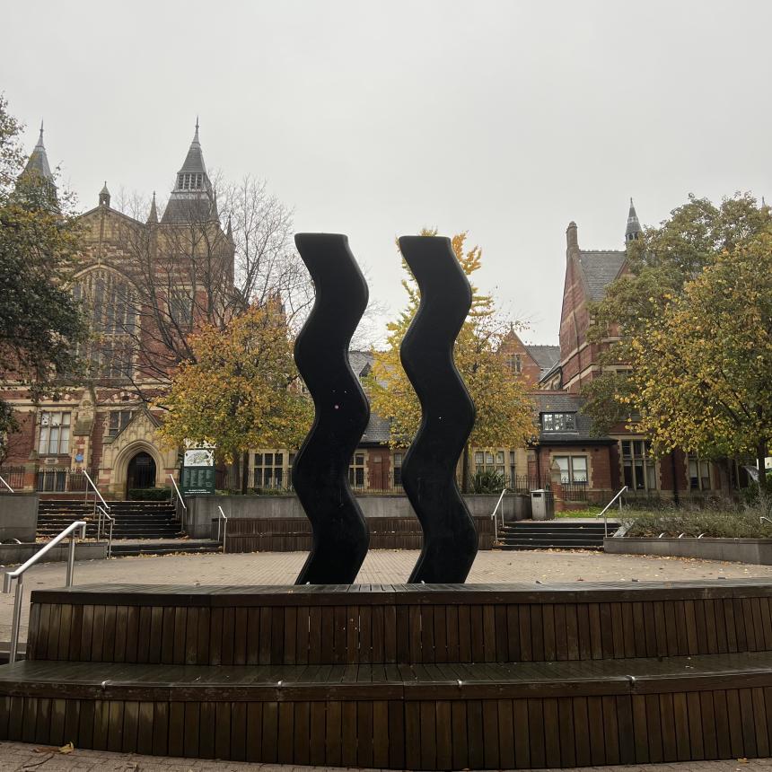 イギリスの街中のモニュメント