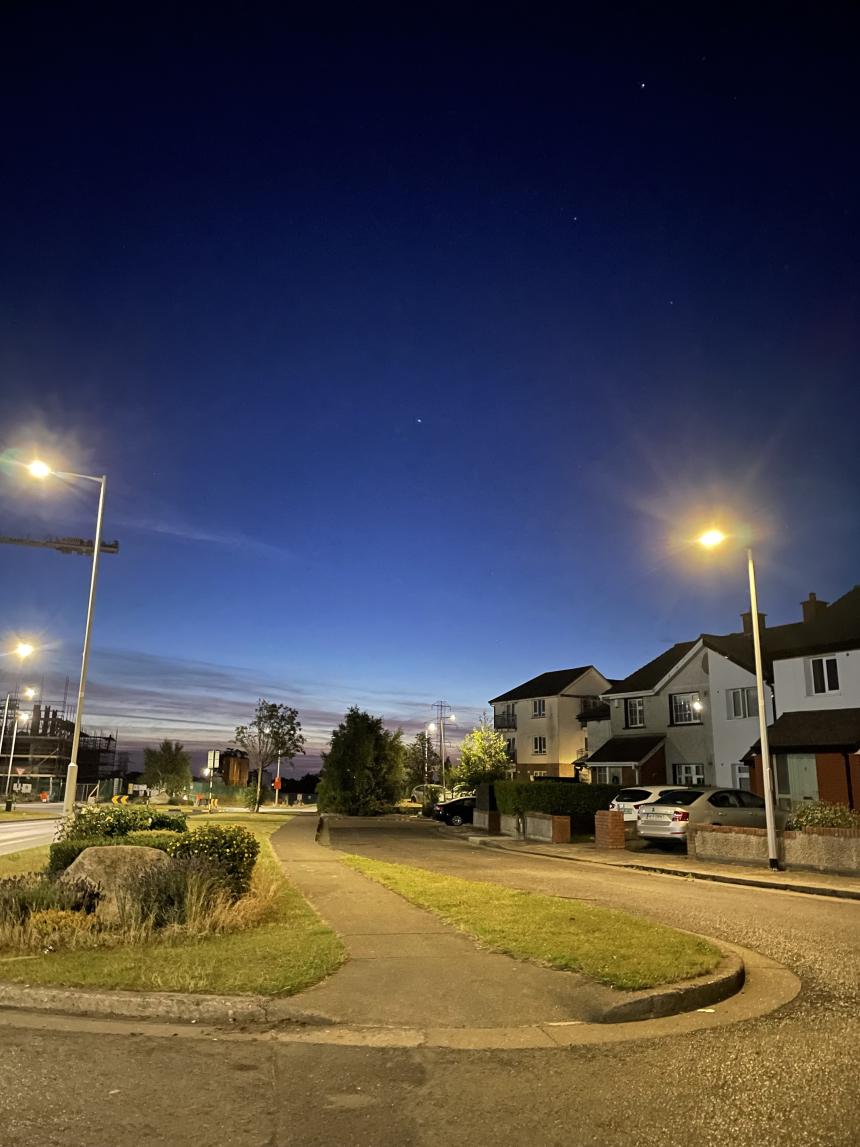 アイルランドの閑静な夜の住宅街