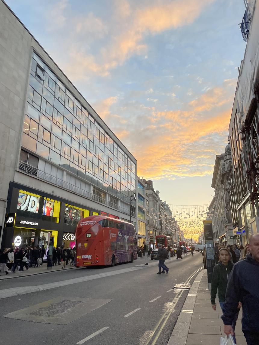 夕焼けが美しいロンドンの街並み