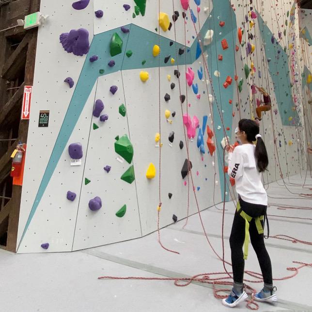バークレー構内のロッククライミングジム
