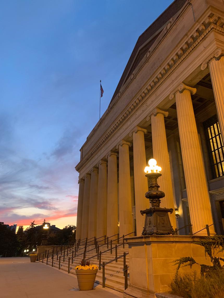 ミネソタ大学内の劇場