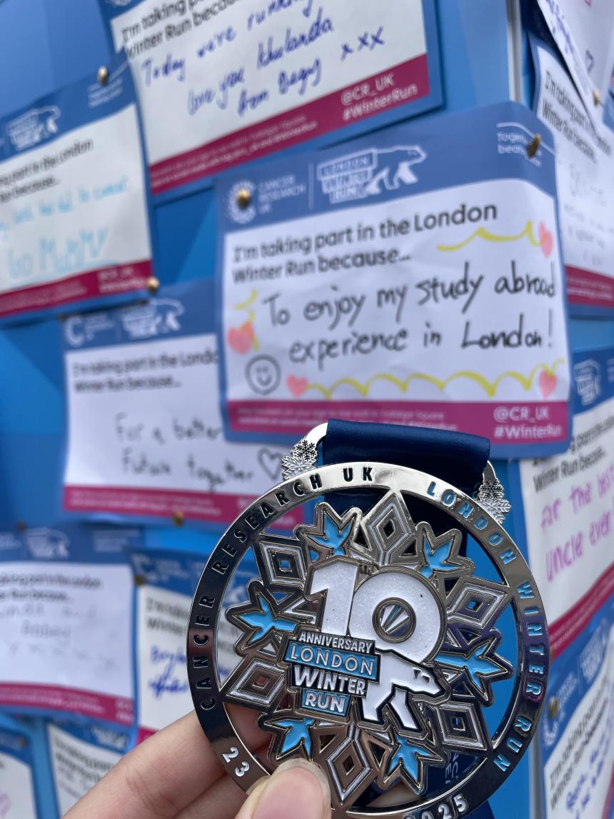ロンドンで参加したハーフマラソンの完走メダル
