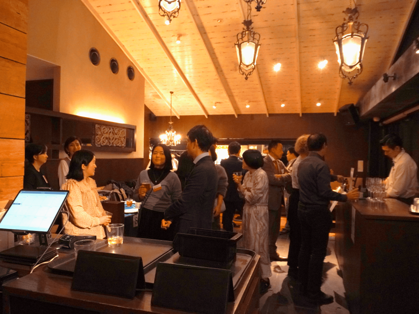 サンクスギビングパーティーの会場の様子