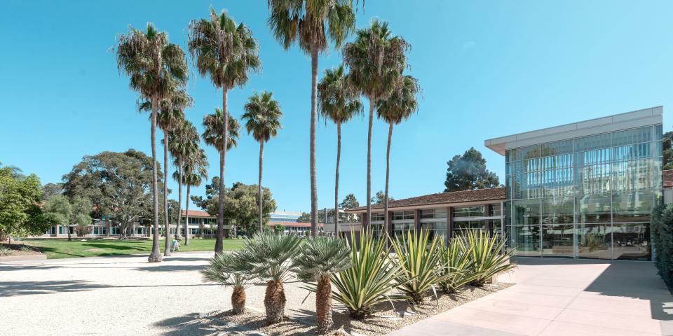 カリフォルニア大学サンタバーバラ校_F02