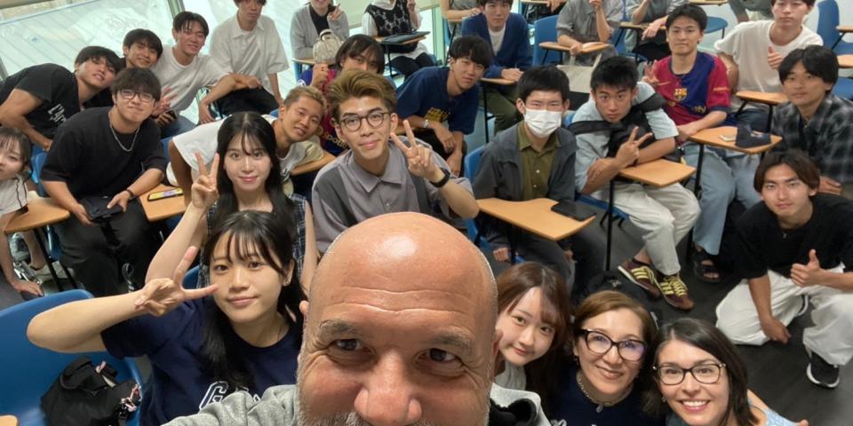 バルセロナで出会った友人たちとセンターのスタッフ