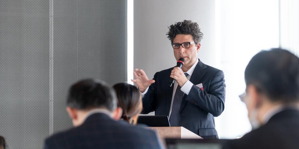 SAF年次総会で報告を行うBrett Rumminger